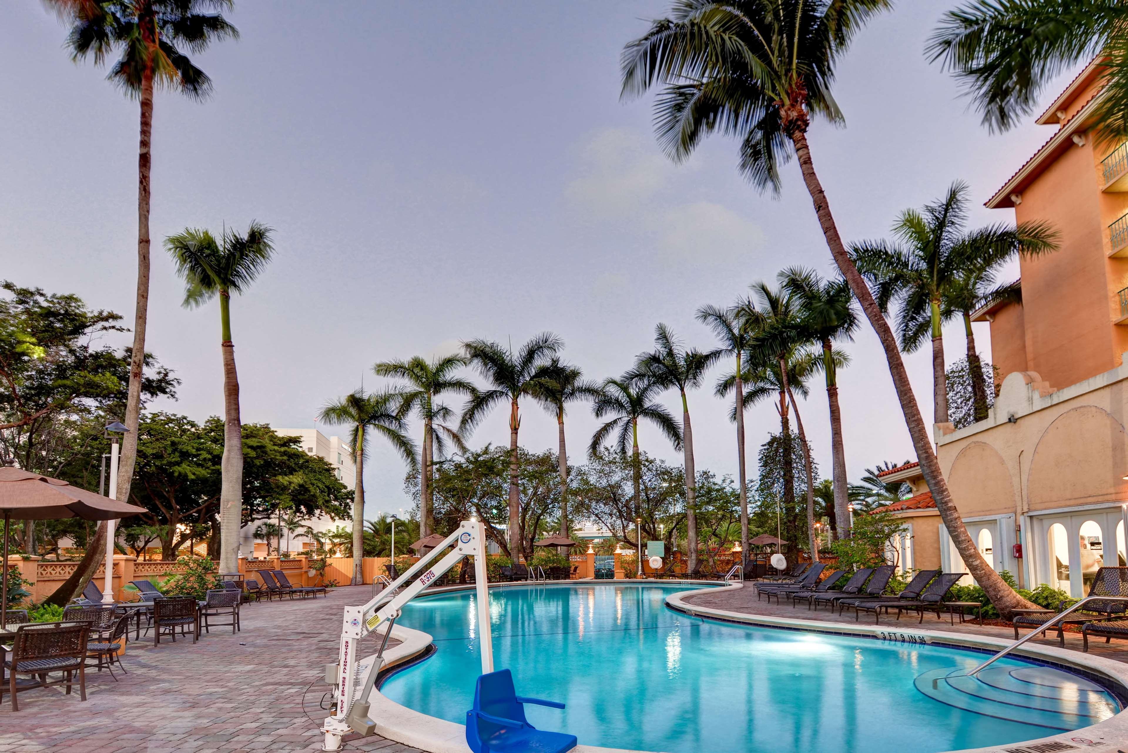 Embassy Suites By Hilton Miami International Airport Exterior foto