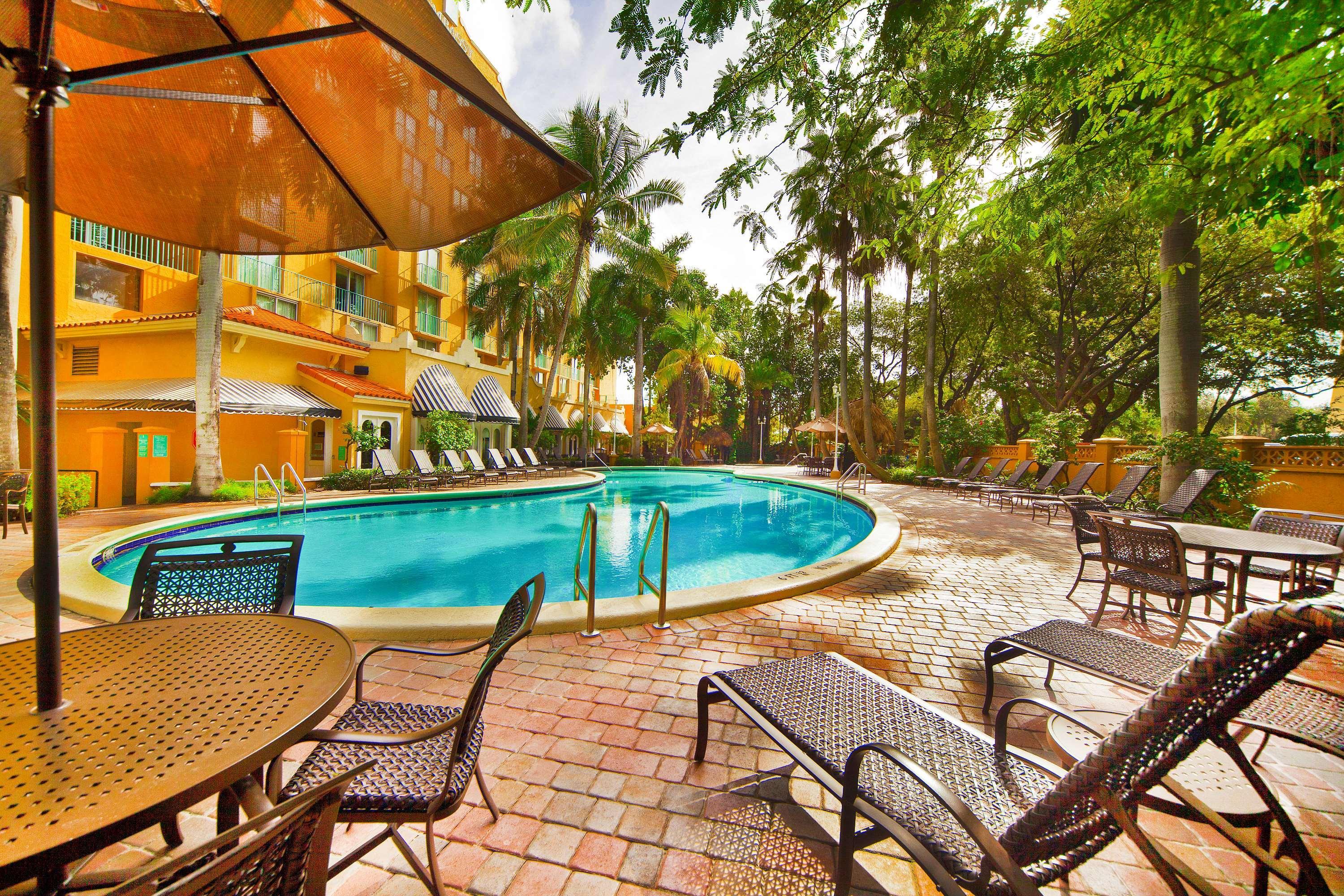 Embassy Suites By Hilton Miami International Airport Exterior foto