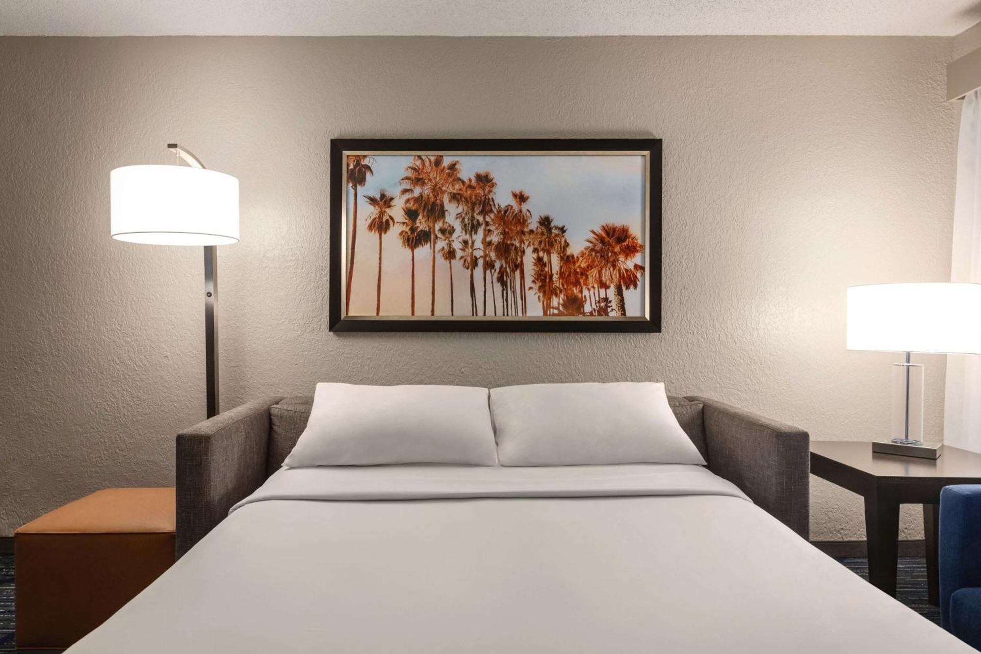 Embassy Suites By Hilton Miami International Airport Exterior foto