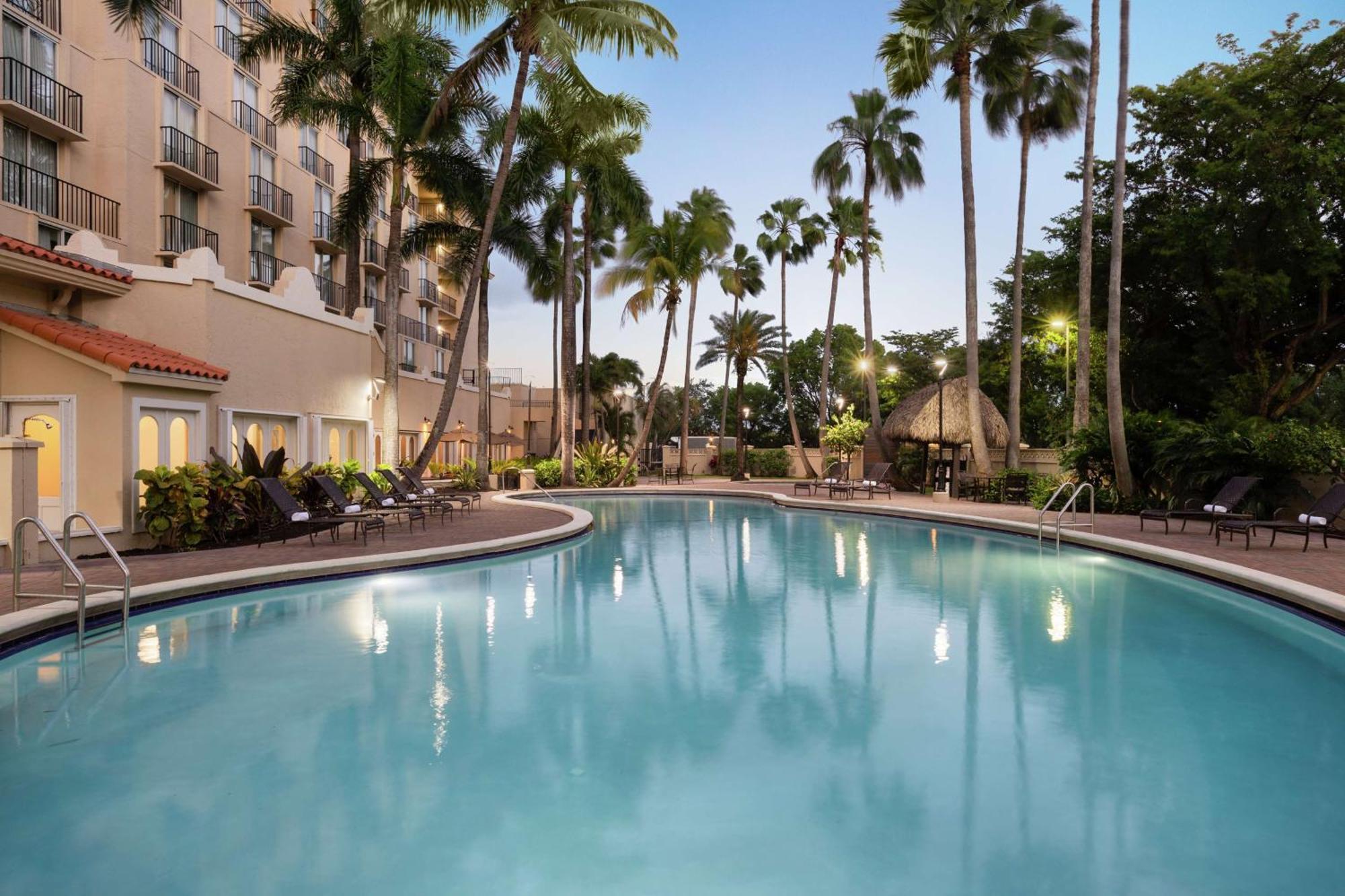 Embassy Suites By Hilton Miami International Airport Exterior foto