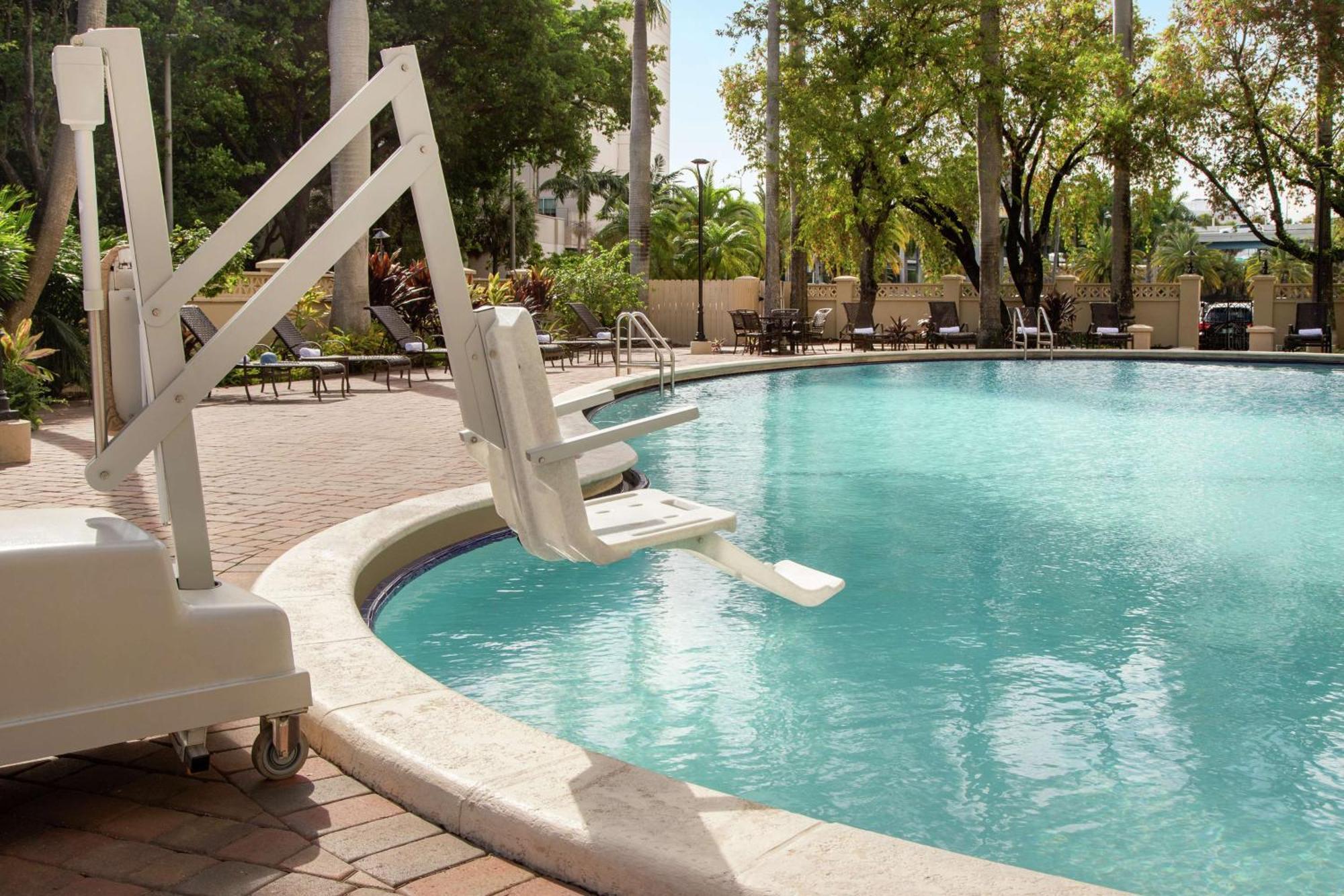 Embassy Suites By Hilton Miami International Airport Exterior foto